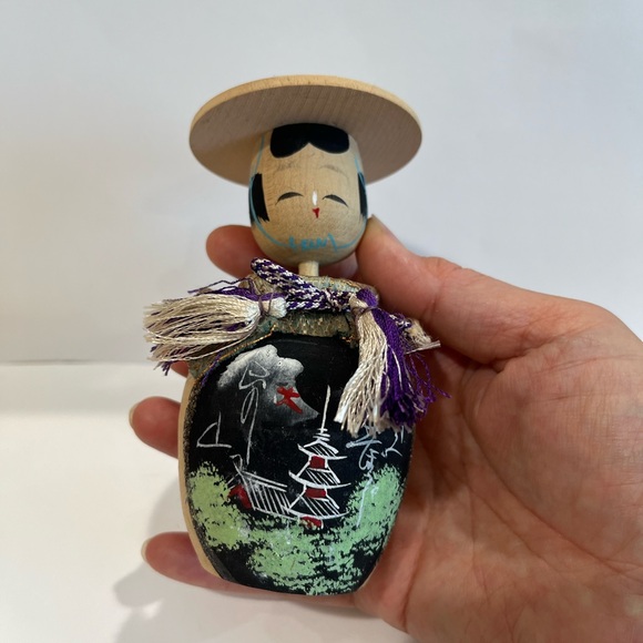 Kokeshi with a hat and a Daruma drawing- Japanese Wooden Doll,4.5” - Picture 8 of 11